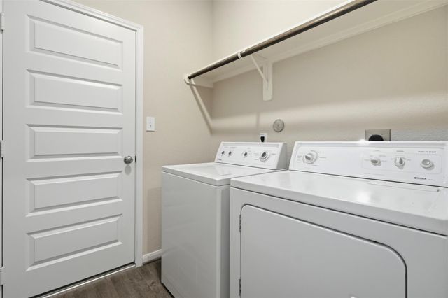 8438 Baywatch Circle, Baytown, TX 77523