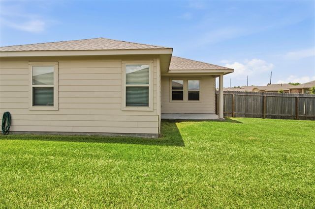 8438 Baywatch Circle, Baytown, TX 77523