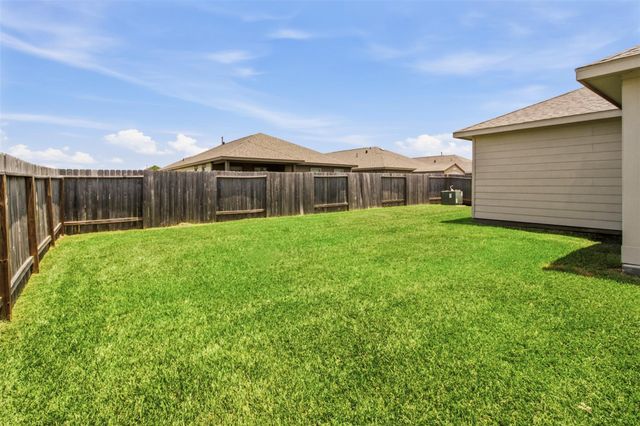 8438 Baywatch Circle, Baytown, TX 77523