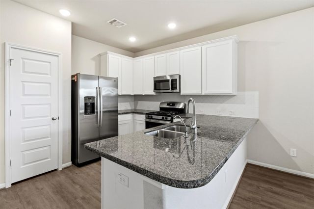 8438 Baywatch Circle, Baytown, TX 77523