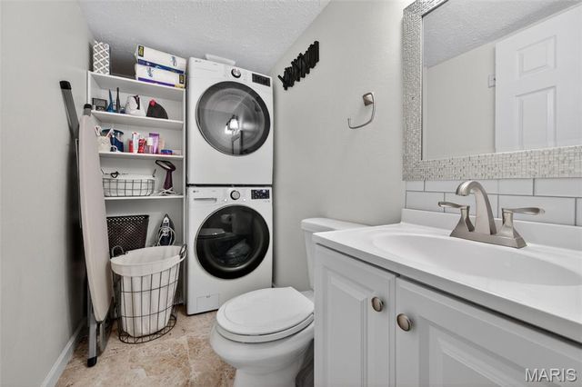 1003 Avenue H, Unincorporated, MO 63125