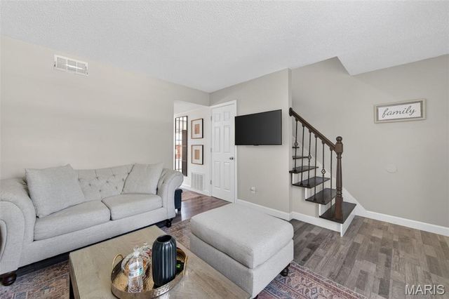1003 Avenue H, Unincorporated, MO 63125