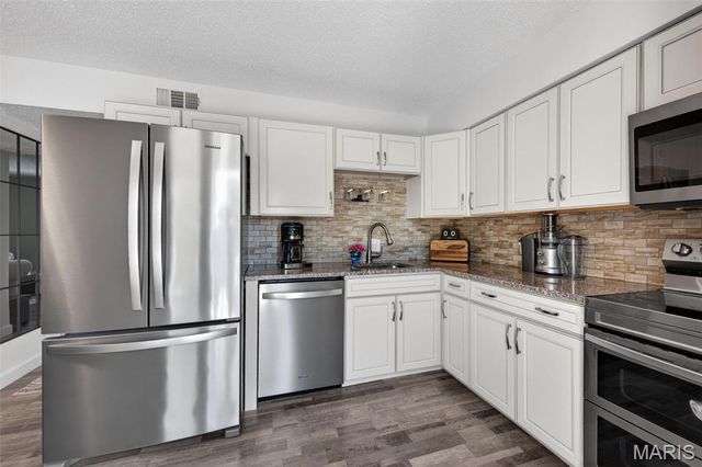1003 Avenue H, Unincorporated, MO 63125