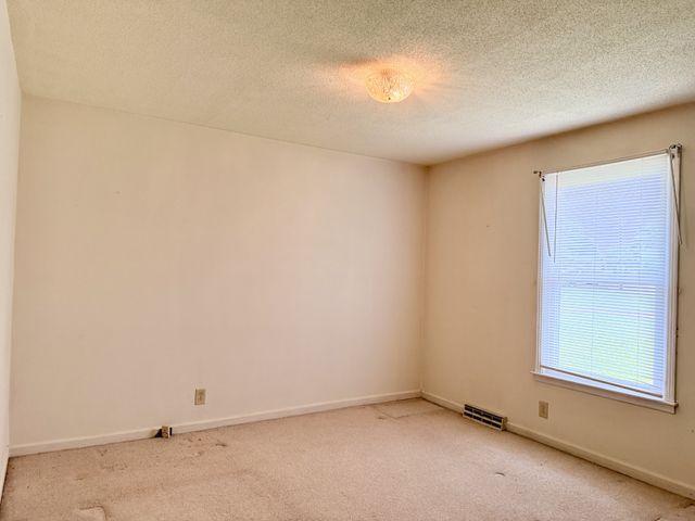 107 Winston Ct, Clarksville, TN 37042