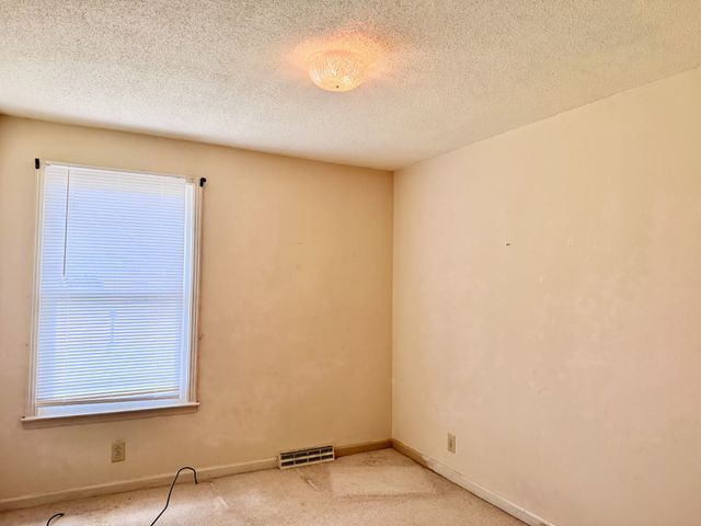 107 Winston Ct, Clarksville, TN 37042