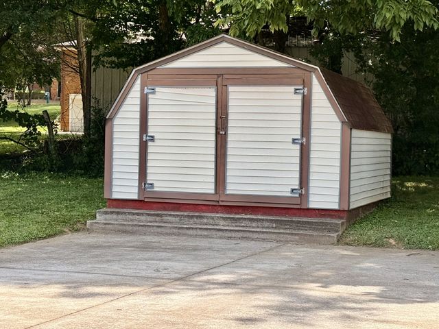 107 Winston Ct, Clarksville, TN 37042