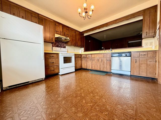 107 Winston Ct, Clarksville, TN 37042