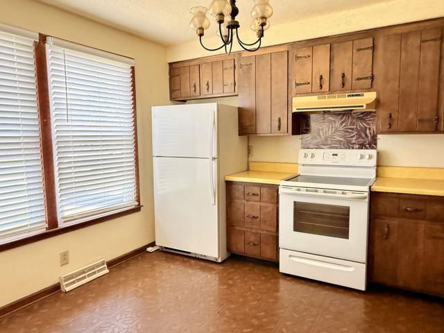 107 Winston Ct, Clarksville, TN 37042