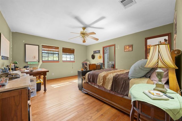 304 Furr Mays RD, Smithville, TX 78957