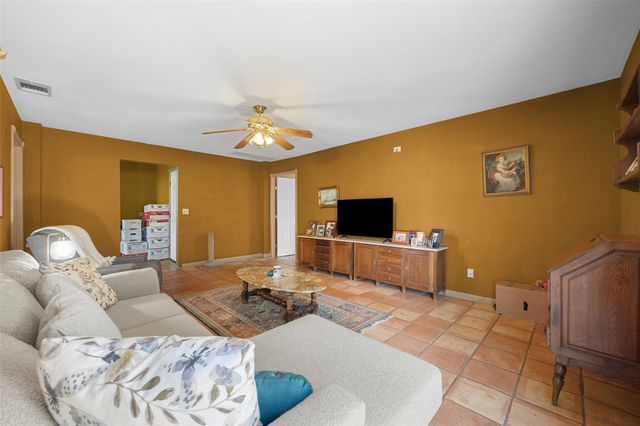 304 Furr Mays RD, Smithville, TX 78957