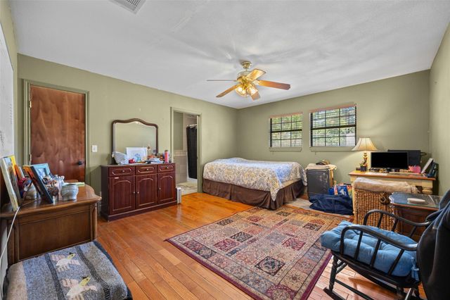 304 Furr Mays RD, Smithville, TX 78957