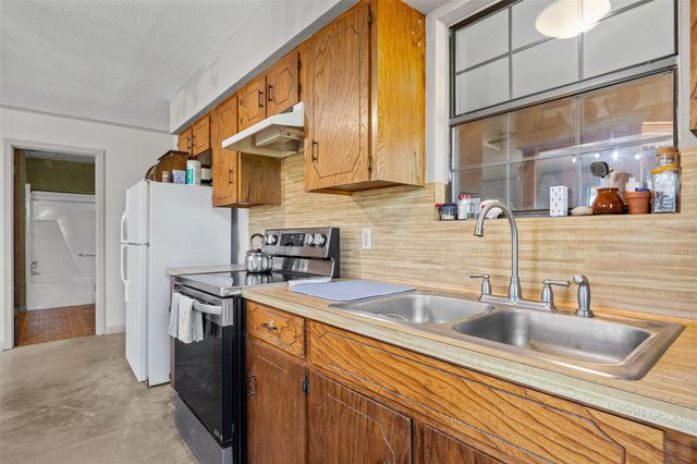 304 Furr Mays RD, Smithville, TX 78957