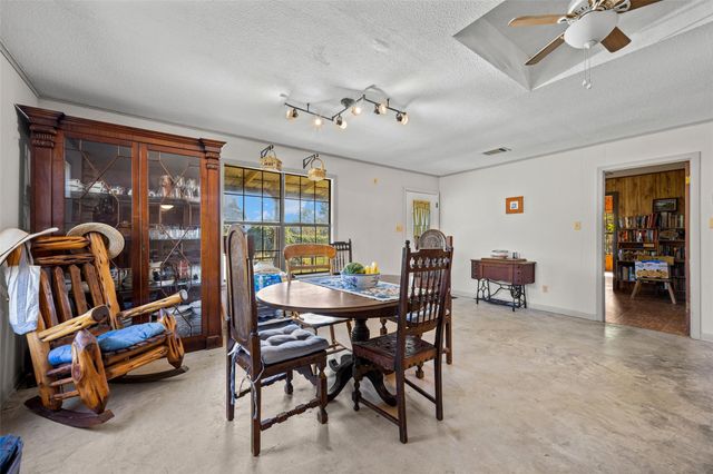 304 Furr Mays RD, Smithville, TX 78957