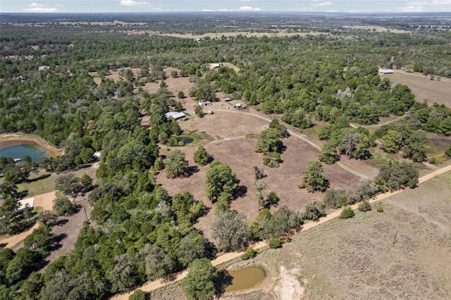 304 Furr Mays RD, Smithville, TX 78957