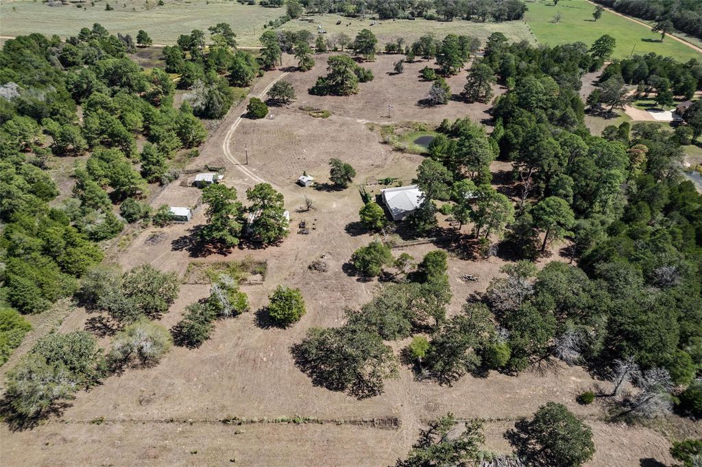 304 Furr Mays RD, Smithville, TX 78957