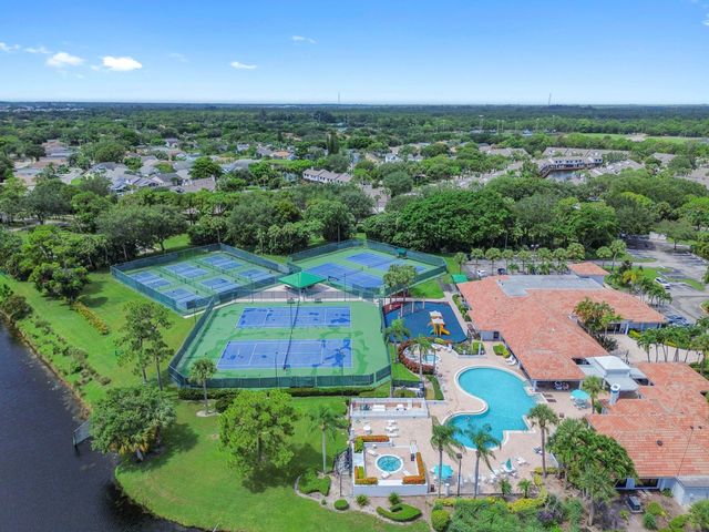 2203 Soundings Court, Greenacres, FL 33413
