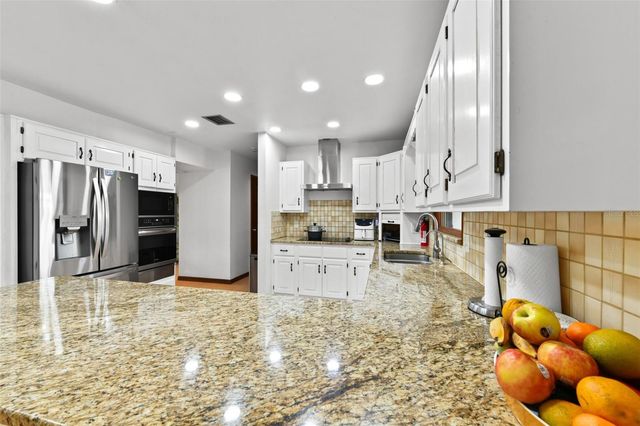 5750 OAK HOLLOW LANE, Oviedo, FL 32765