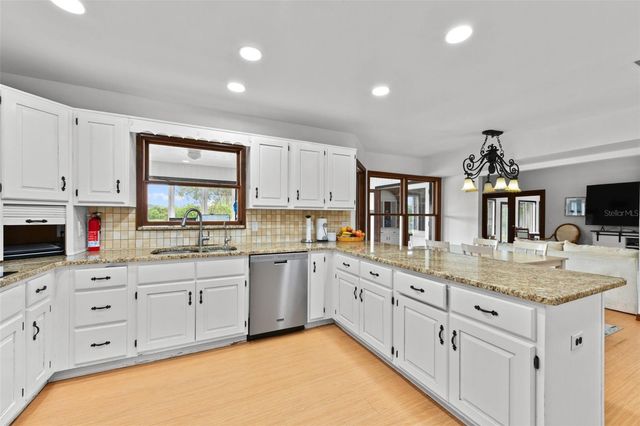 5750 OAK HOLLOW LANE, Oviedo, FL 32765