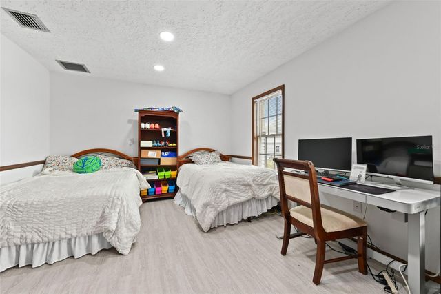 5750 OAK HOLLOW LANE, Oviedo, FL 32765