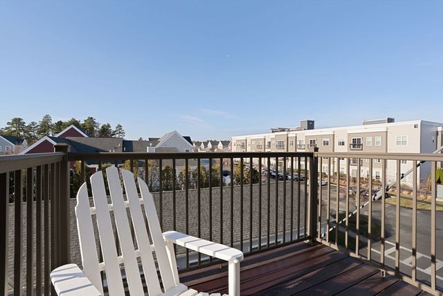 2 Mariners Way 310, Plymouth, MA 02360