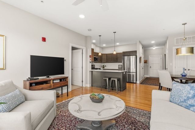 2 Mariners Way 310, Plymouth, MA 02360