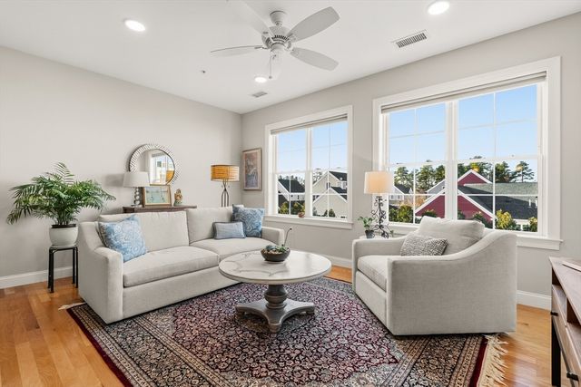 2 Mariners Way 310, Plymouth, MA 02360