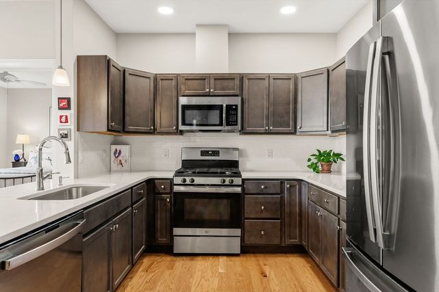 2 Mariners Way 310, Plymouth, MA 02360