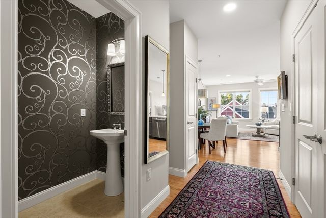 2 Mariners Way 310, Plymouth, MA 02360