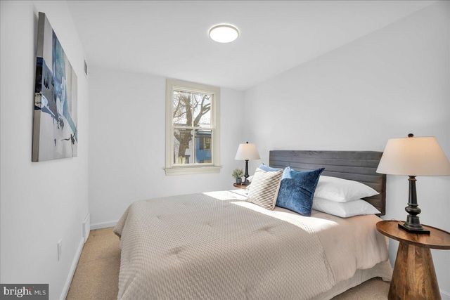 2505 PINE ST, Philadelphia, PA 19103