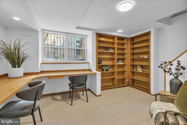 2505 PINE ST, Philadelphia, PA 19103