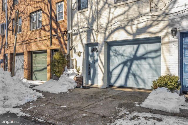 2505 PINE ST, Philadelphia, PA 19103