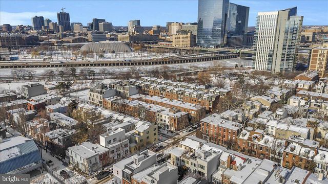 2505 PINE ST, Philadelphia, PA 19103