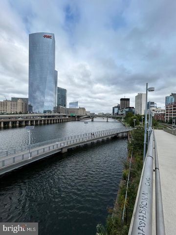 2505 PINE ST, Philadelphia, PA 19103