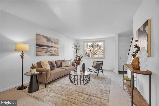 2505 PINE ST, Philadelphia, PA 19103