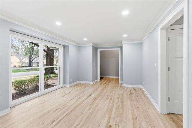 2121 W 120th Street, Leawood, KS 66209