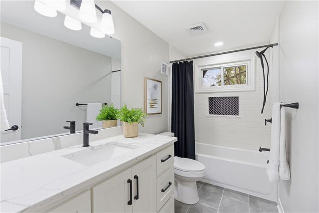 2121 W 120th Street, Leawood, KS 66209