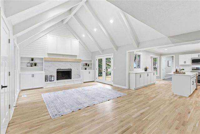 2121 W 120th Street, Leawood, KS 66209