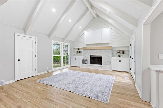 2121 W 120th Street, Leawood, KS 66209