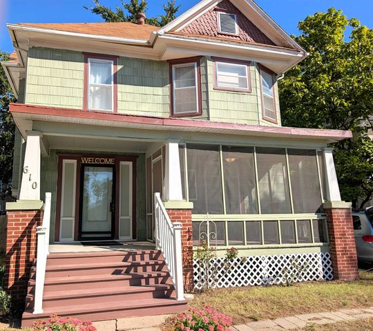 610 State St, Salina, KS 67401