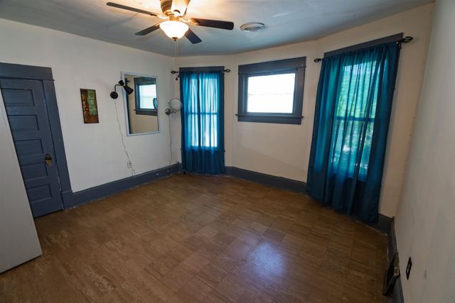 610 State St, Salina, KS 67401