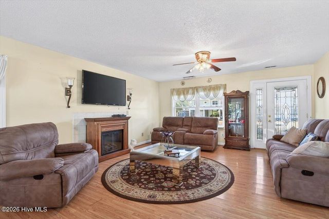 104 NE 34th Street, Oak Island, NC 28465