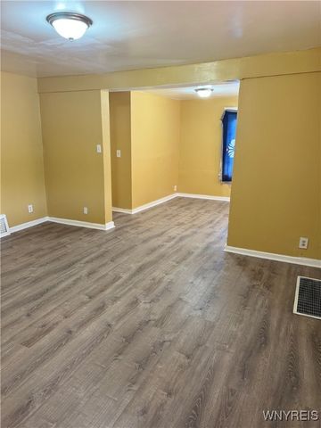 1739 Lockport Street, Niagara Falls, NY 14305