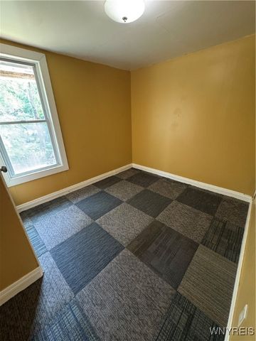 1739 Lockport Street, Niagara Falls, NY 14305