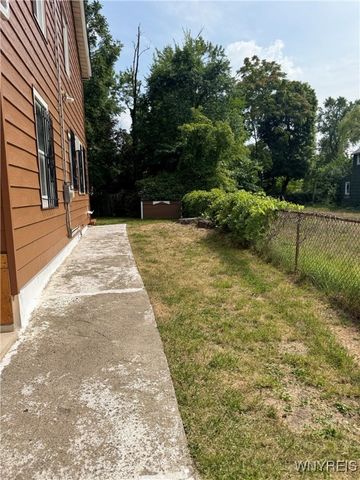 1739 Lockport Street, Niagara Falls, NY 14305