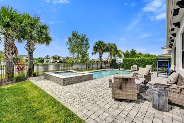 12474 Solana Bay Circle, Palm Beach Gardens, FL 33412