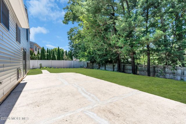 14 Timberline Drive, Howell, NJ 07731