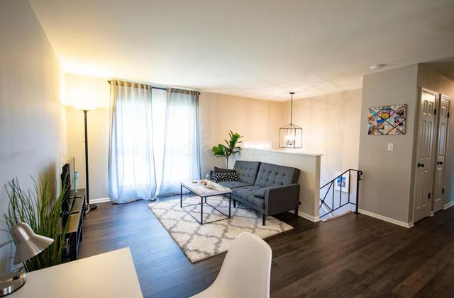 221 Lincolnshire Road, Columbus, OH 43230