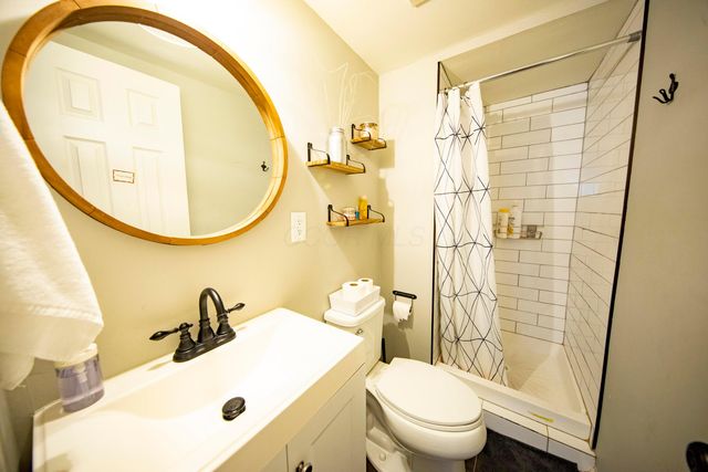 221 Lincolnshire Road, Columbus, OH 43230