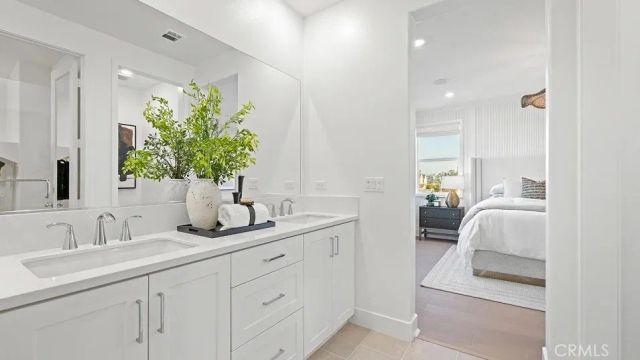 701 Sonia, Irvine, CA 92618