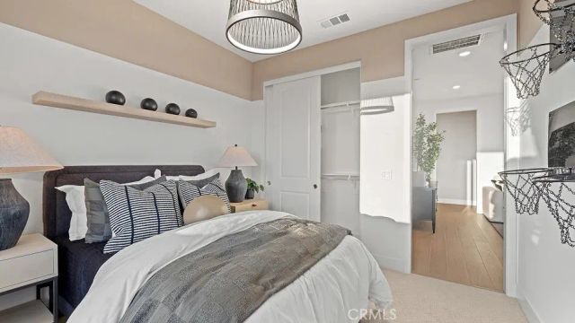 701 Sonia, Irvine, CA 92618